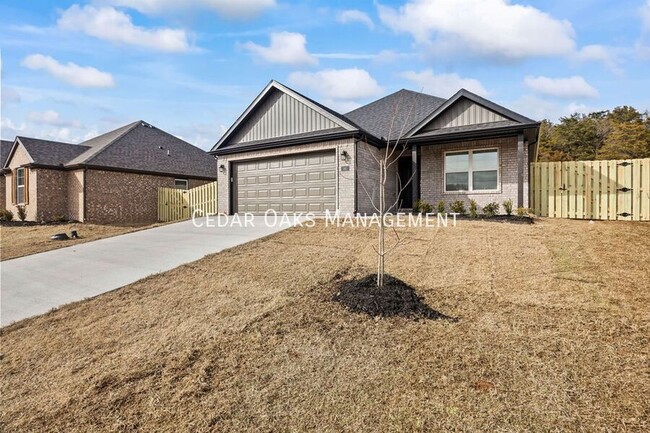 Building Photo - Stunning BRAND NEW Home, Fenced Yard, All ...