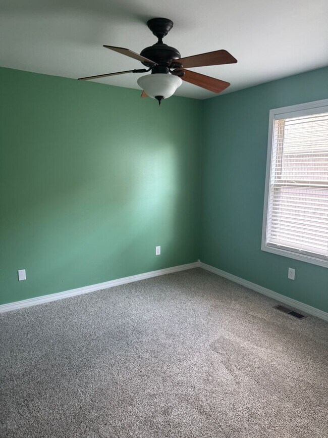Building Photo - 5 Bedroom | 3 Bathroom | 3 Car Garage | Wa...