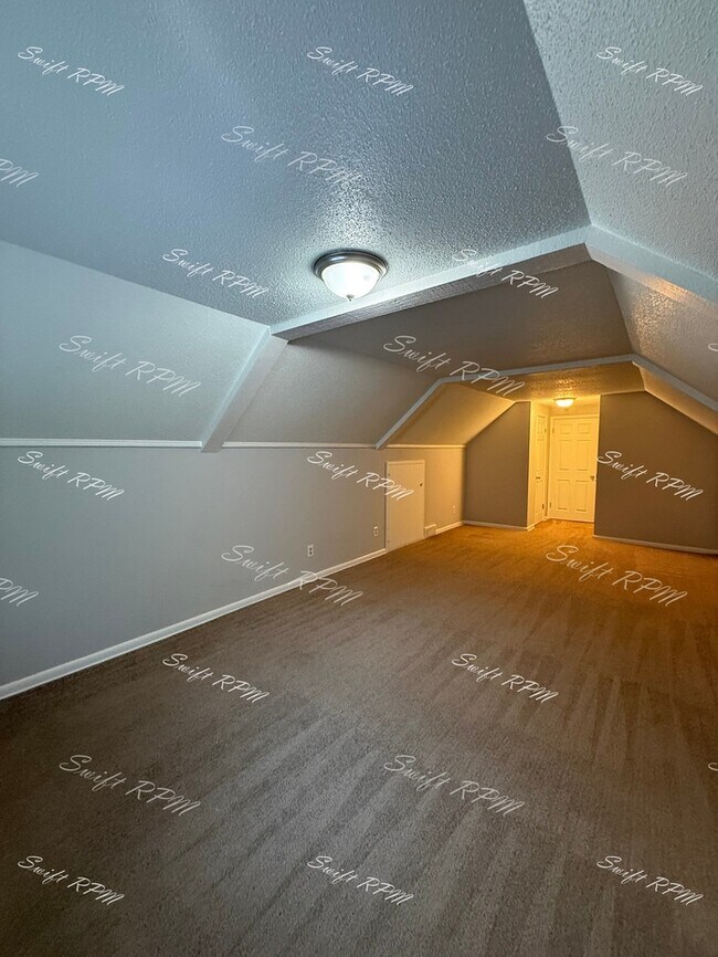 Building Photo - 9805 Carter Dr