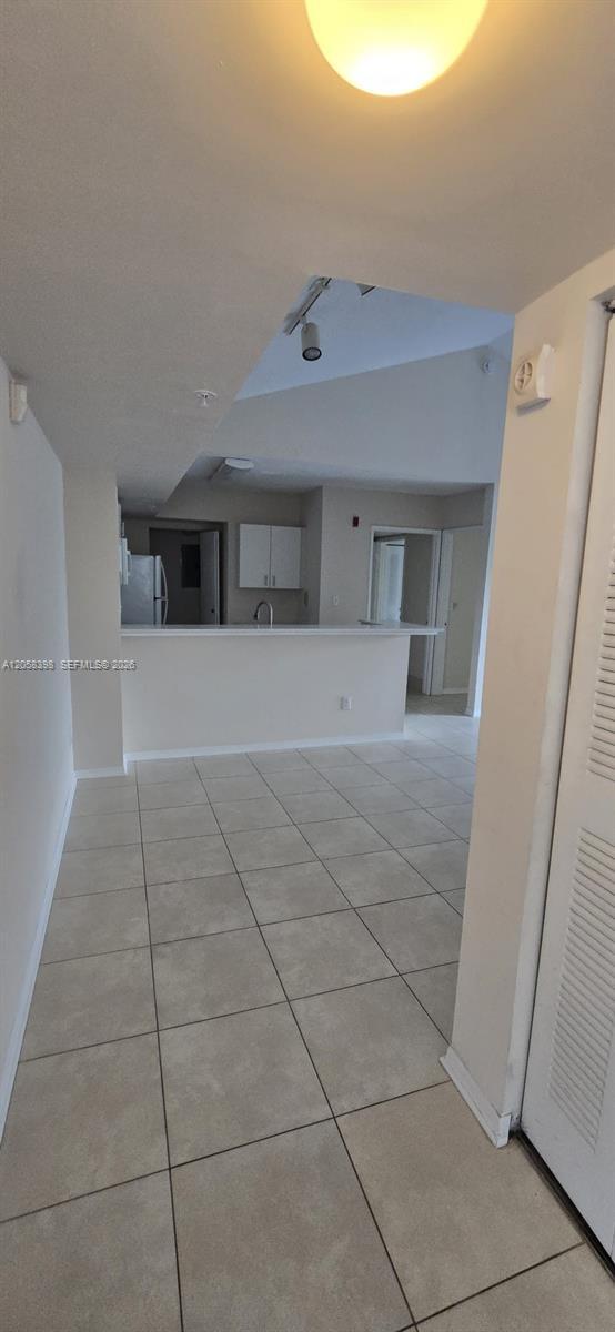 Building Photo - 2600 S University Dr