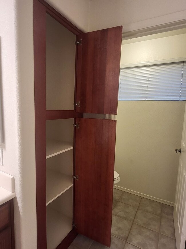 Building Photo - Unfurnished Resort Like Condo available No...