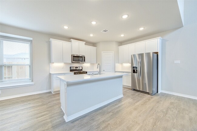 Building Photo - 821 Laguna Grn Ln