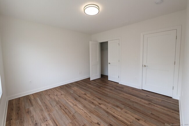 Building Photo - 138 Highland Ave