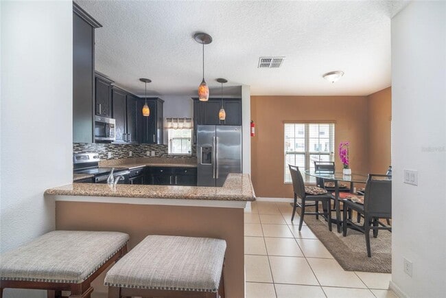 Building Photo - 212 Primrose Dr