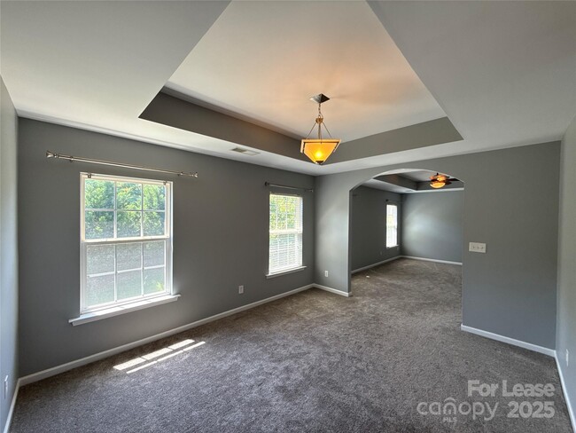 Building Photo - 4819 Abercromby St