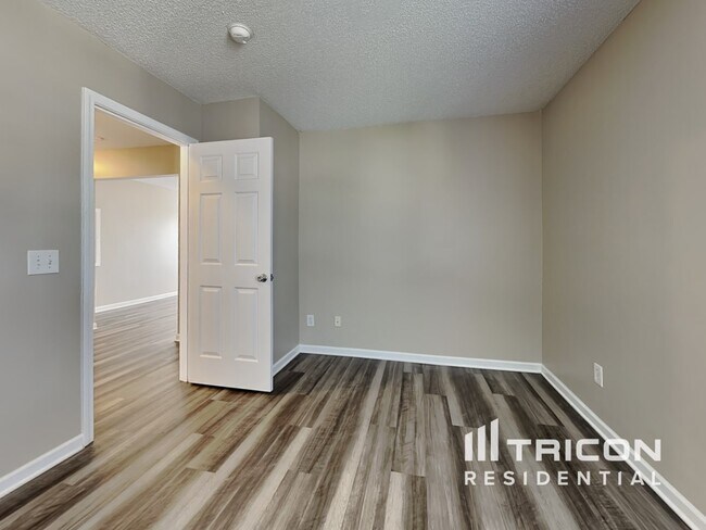 Building Photo - 10435 Wilson Glen Dr