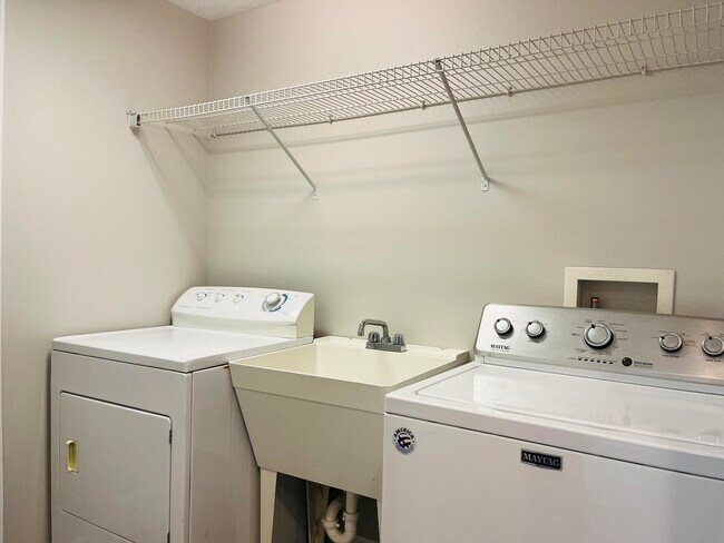 Building Photo - 117 Anchorage Ave