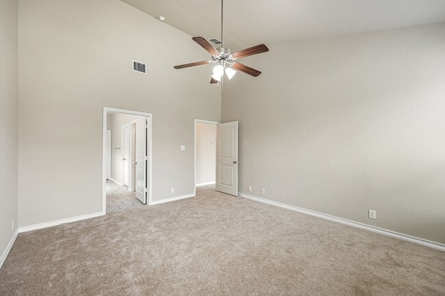 Building Photo - 5 BR/3.5BA | Newly Renovated Single Family Home | 1-Car Garage Parking | Fenced Backyard!