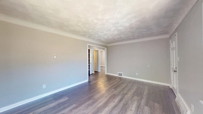 Building Photo - W.130th-Bellaire neighborhood, updated 3 b...