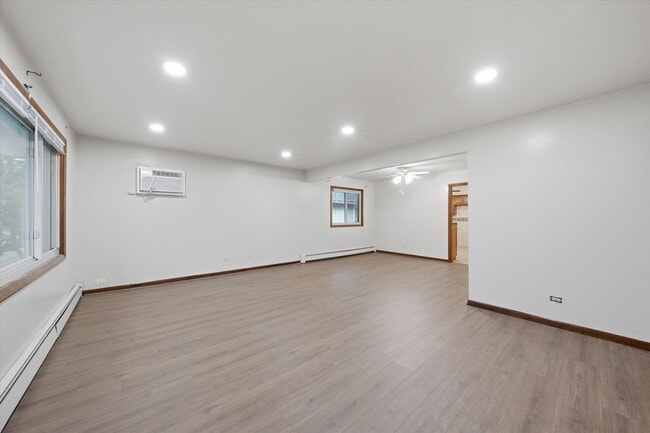 Building Photo - 2521 Lewis St