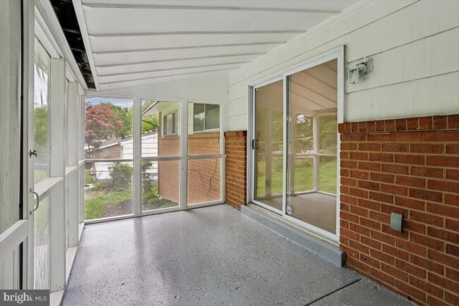 Building Photo - 901 Kenbrook Dr