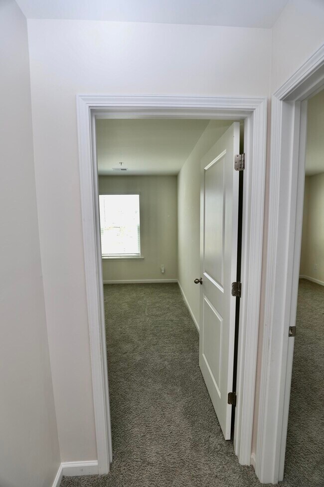 Building Photo - 352 Sandbach Rd