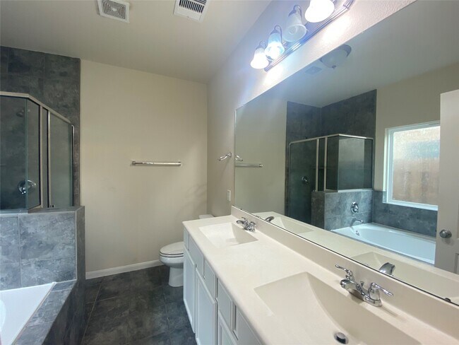 Building Photo - 14296 Empanada Dr