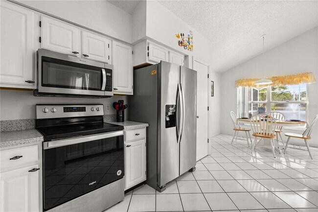 Building Photo - 2703 Chatham Cir