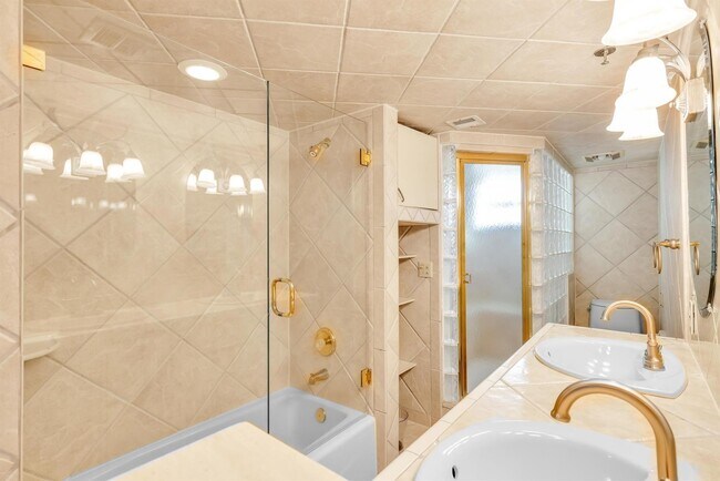 Building Photo - EVERGLADES OF NORTH PALM BEACH 3 CONDO