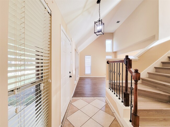 Building Photo - 4626 Jaymar Dr