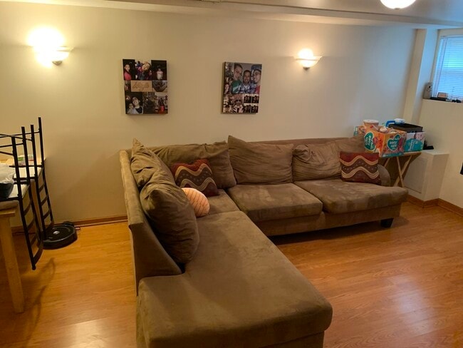 Building Photo - 5830 N Rockwell St