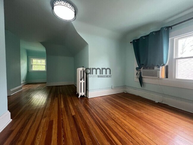 Building Photo - 3079 Meadowbrook Blvd
