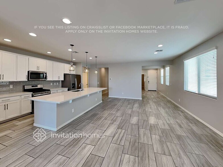 Building Photo - 5935 N 187th Ln