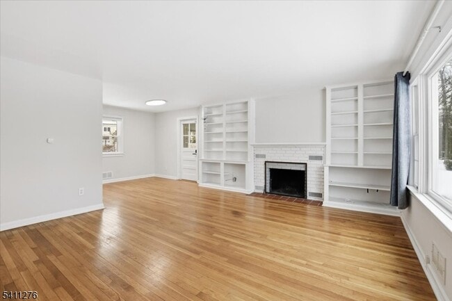 Building Photo - 81 Glen Ave