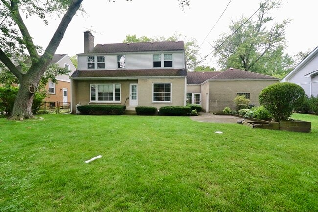 Building Photo - 1111 S Washington Ave