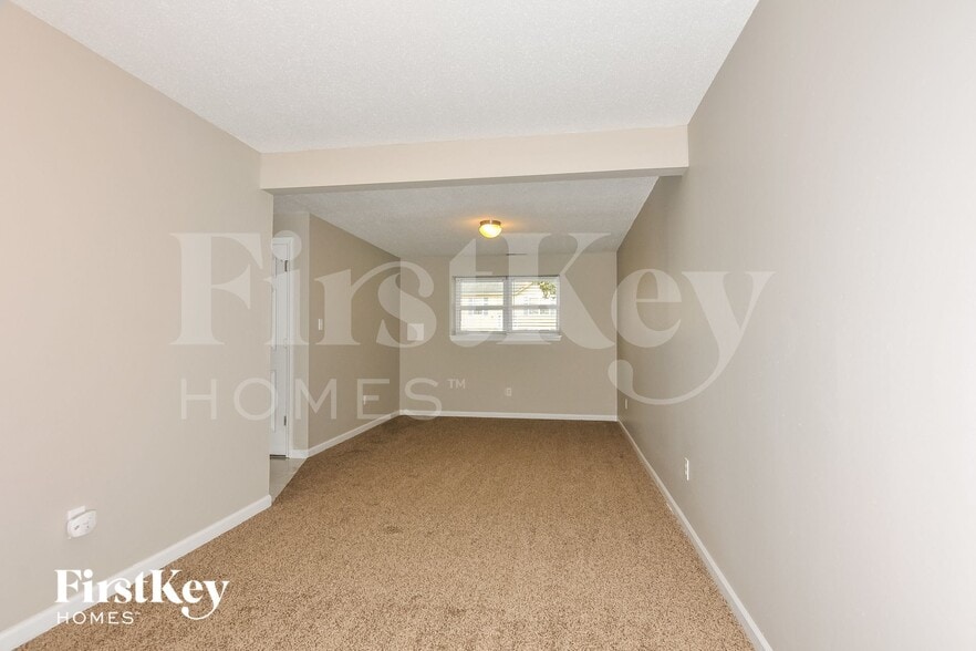 Building Photo - 2487 Waterfront Dr