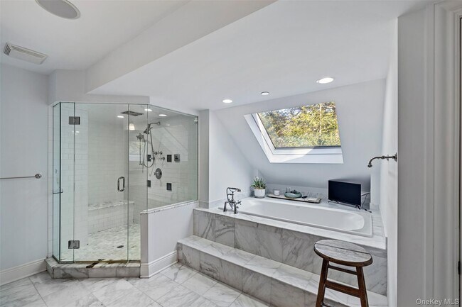 Building Photo - 12 Bishop Park Rd