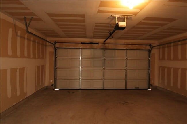 Building Photo - 1528 Haynie Bend