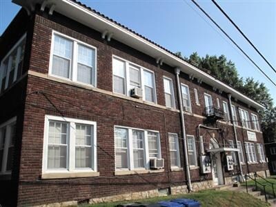 Building Photo - 270 Lyndhurst Pl