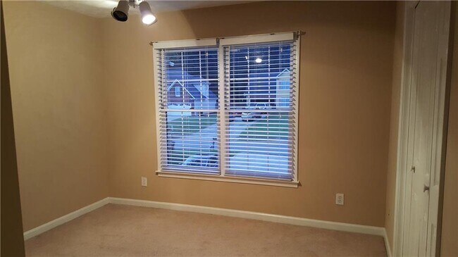 Building Photo - 2807 Forest Wood Dr