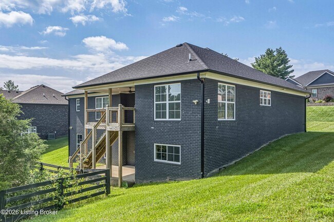 Building Photo - 19 Clubhouse Ct