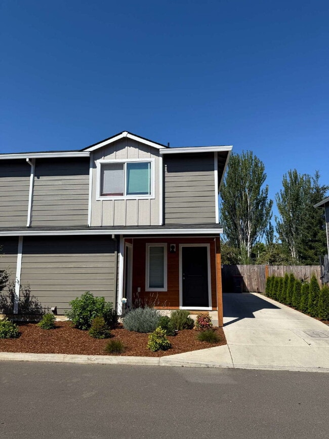 Building Photo - ***MOVE IN SPECIAL*** Newly constructed 3 ...