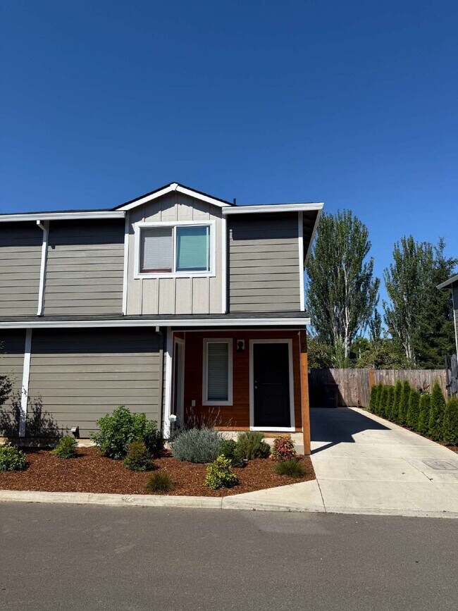 Primary Photo - ***MOVE IN SPECIAL*** Newly constructed 3 ...