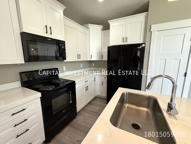 Building Photo - 2774 Lacewood Dr