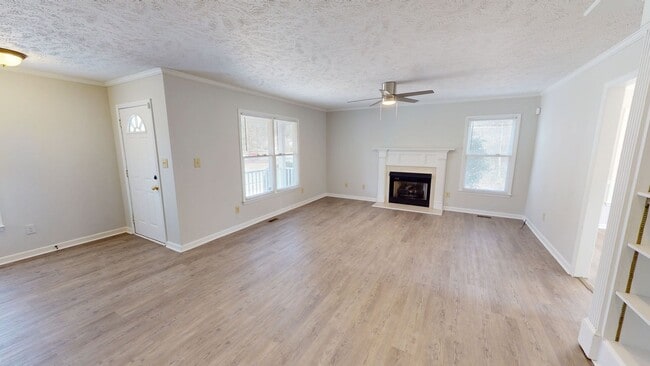 Building Photo - Updated 4 Bedroom w/ Privacy Fence in Jack Britt School District!