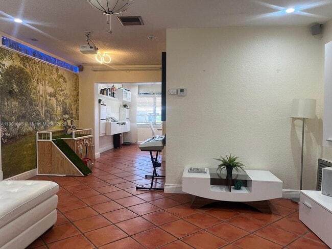 Building Photo - 4913 NW 47th Ave