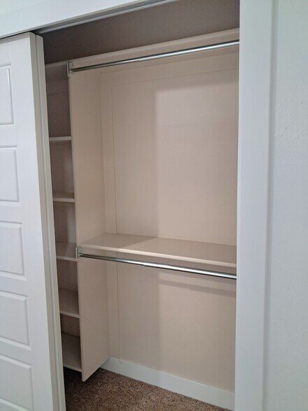 Bedroom 2 closet - 2570 E Canterbury Ln