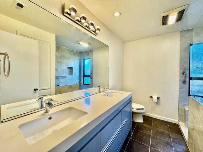 Building Photo - 59 Appian Way