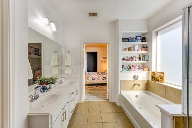 Building Photo - 25210 Hazel Ranch Dr