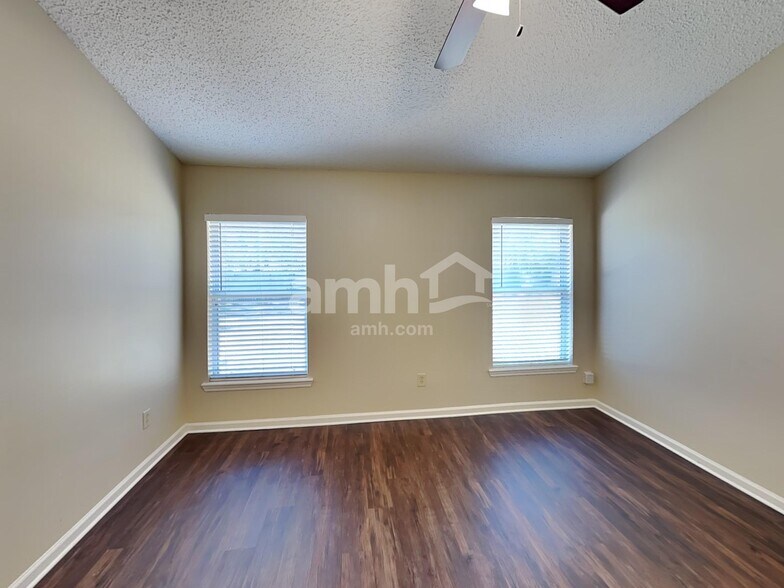 Building Photo - 1758 Dartmouth Dr