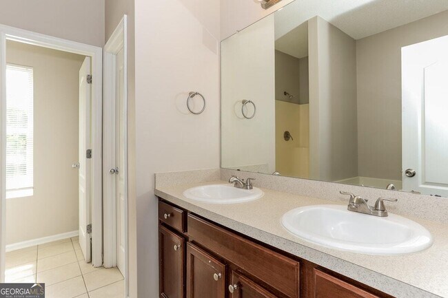 Building Photo - 154 Mineral Springs Ln
