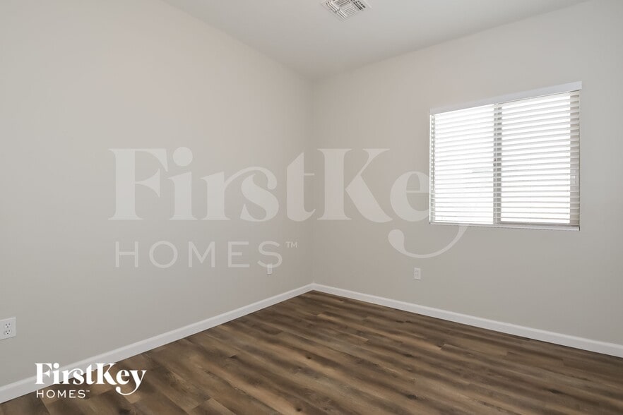 Building Photo - 11366 W Massey Dr