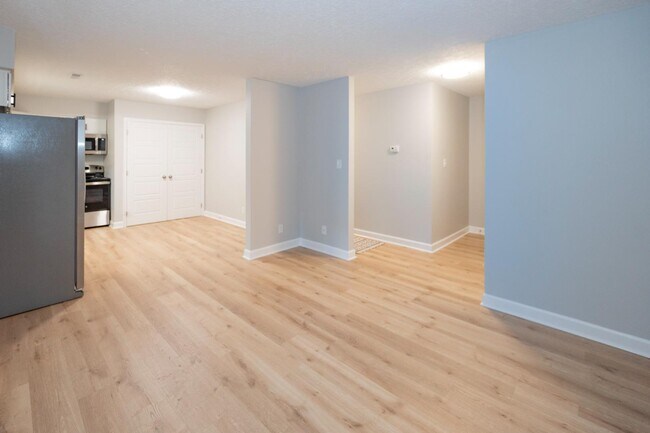 Building Photo - 691 Timberlake Dr