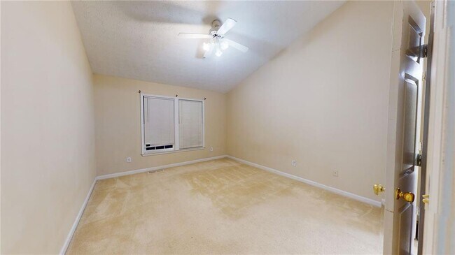 Building Photo - 110 Beaverwood Ln
