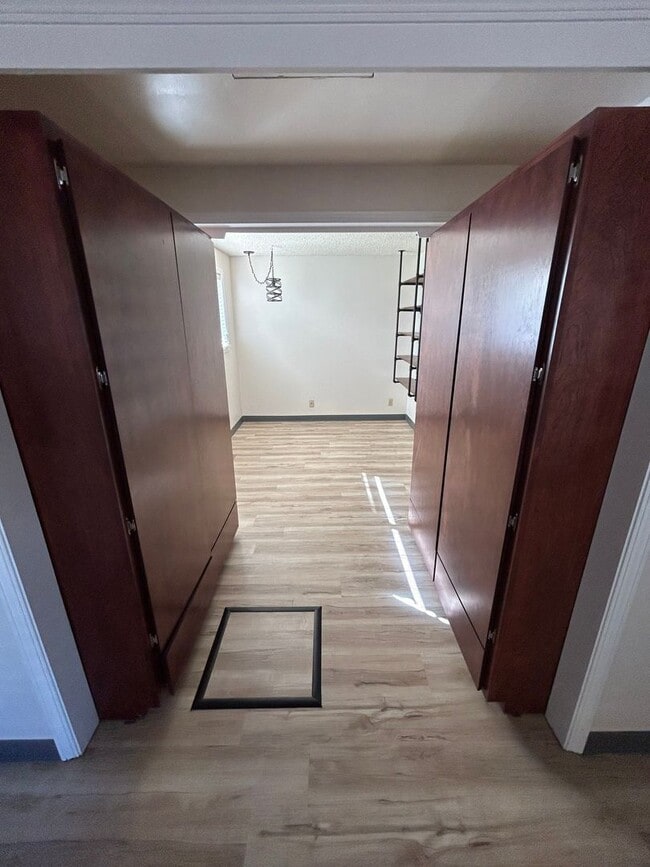Building Photo - 2 Bedroom 2 Bath House