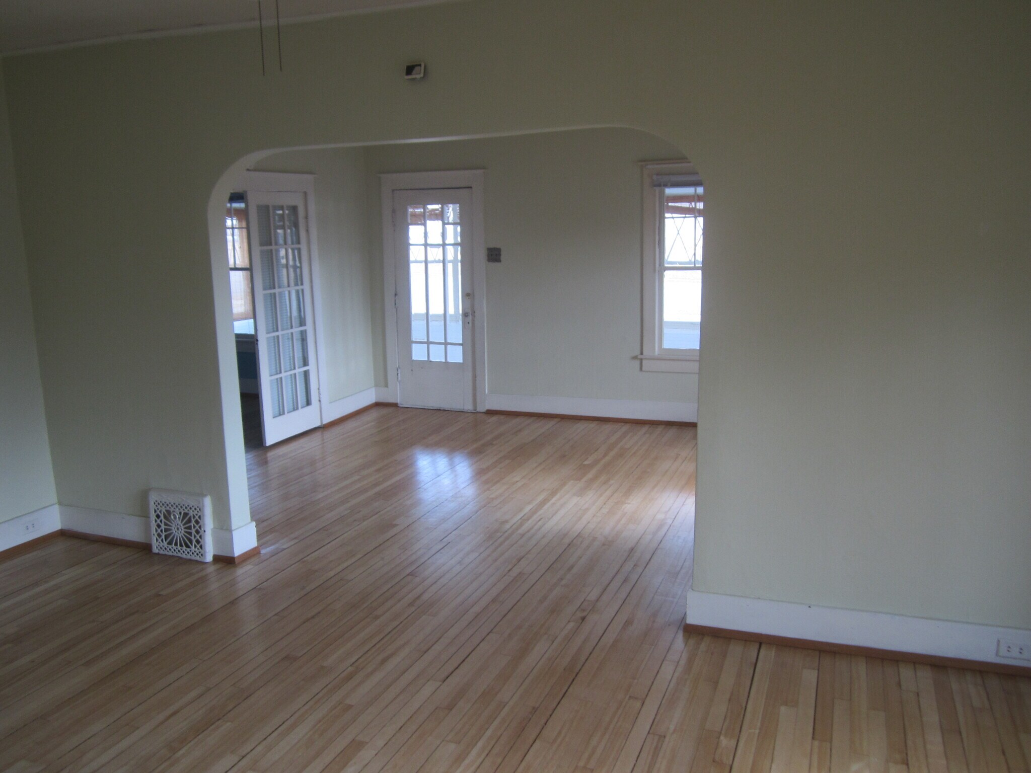 Building Photo - 2330 Starr Ave