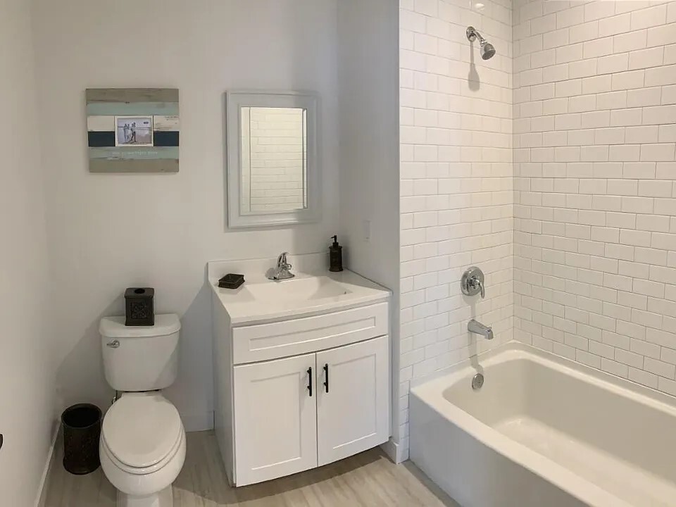 Bathroom - 68 Park Ave