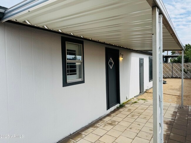 Building Photo - 18001 N 19th St