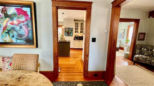 Building Photo - 11 White St