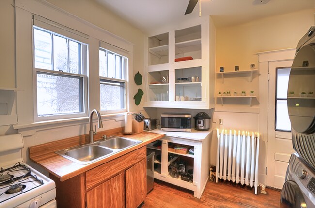 Building Photo - 21 Garden St